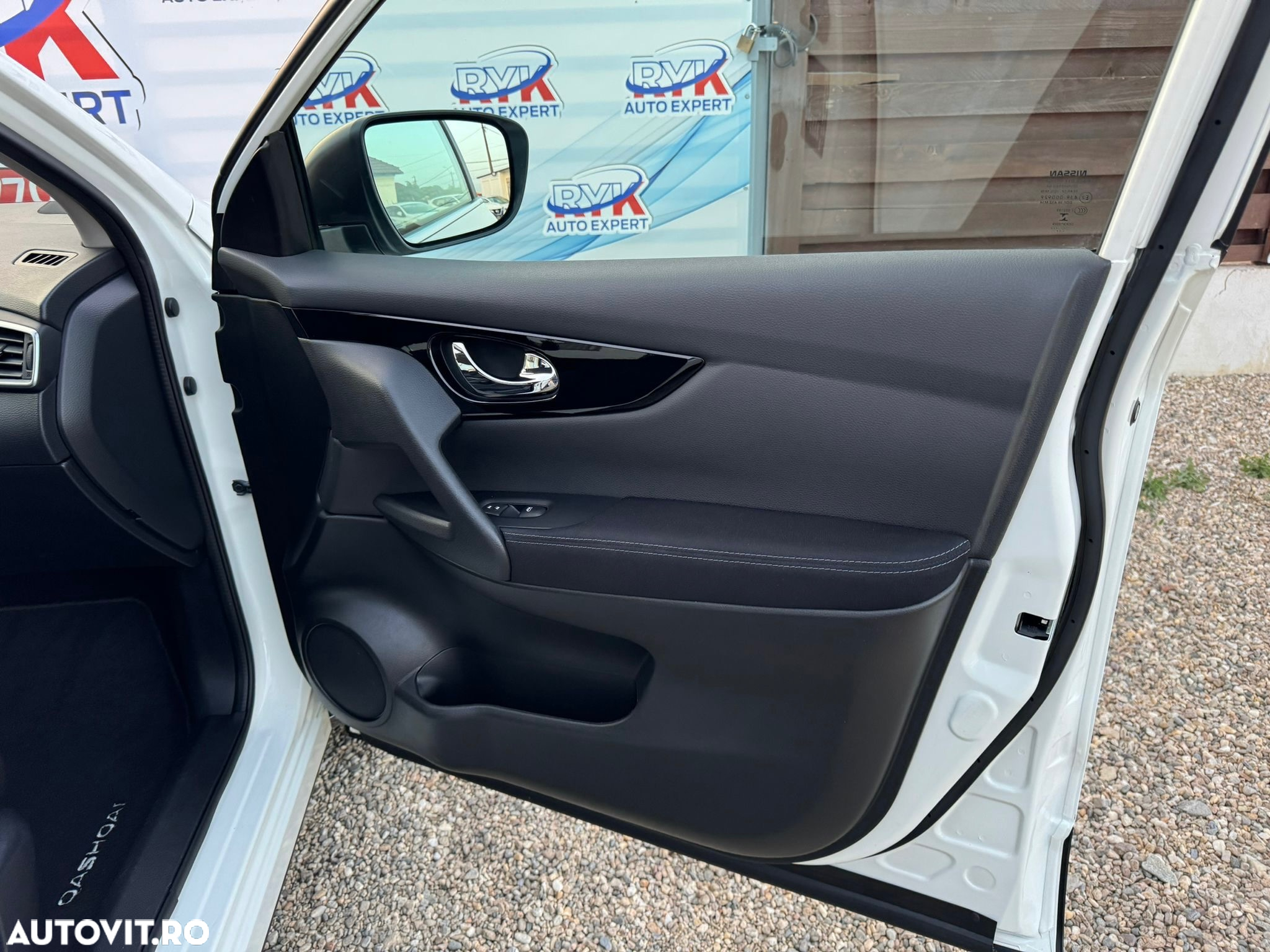 Nissan Qashqai 1.5 DCI N-CONNECTA - 13