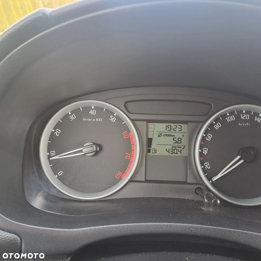 Skoda Fabia 1.4 16V Elegance Plus - 12