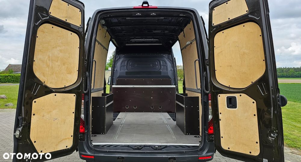 Mercedes-Benz Sprinter - 23
