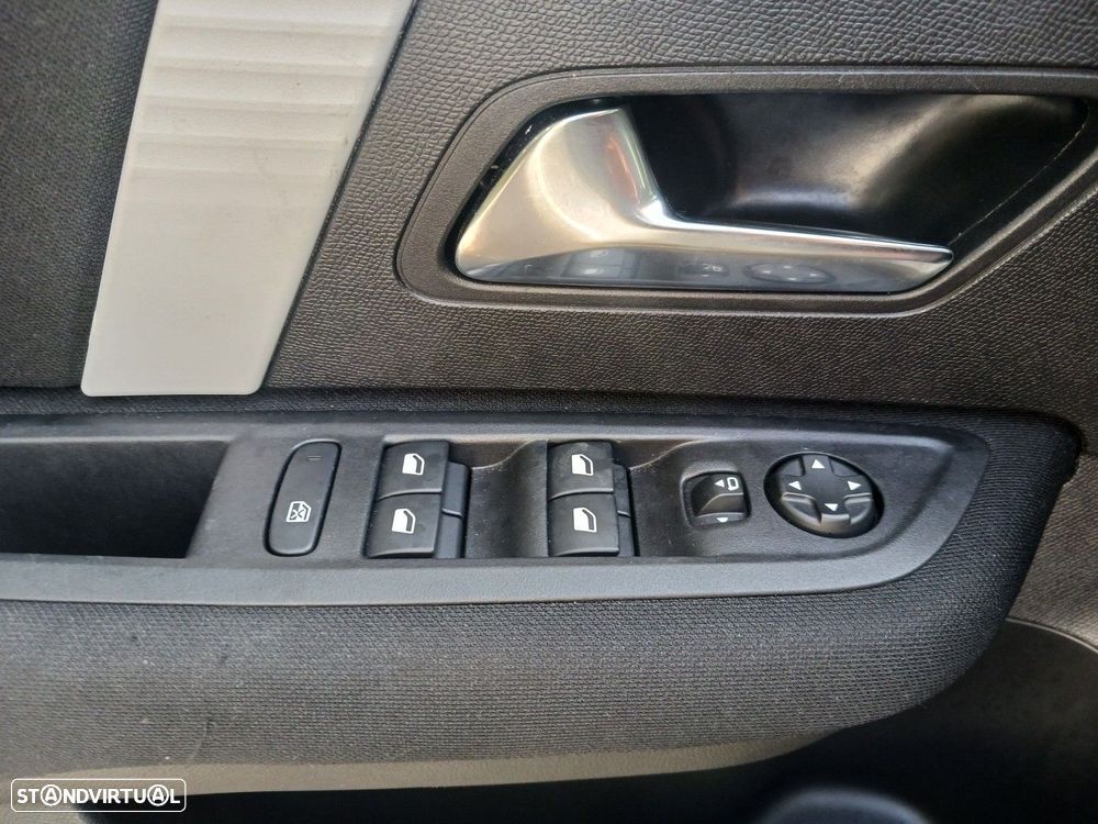 Citroën C4 1.2 Hybrid Plus e-DSC6 - 19