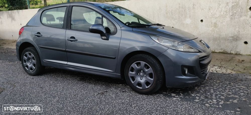 Peugeot 207 - 1