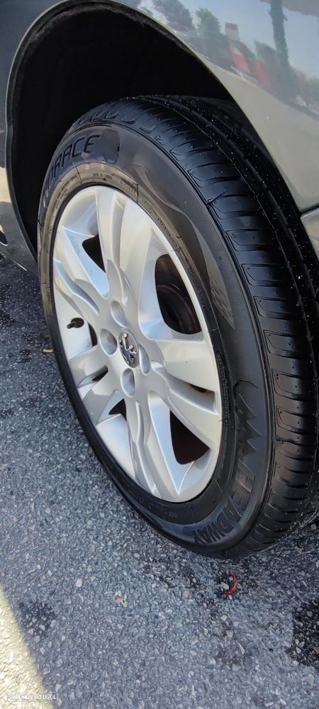 Peugeot 5008 1.6 HDi Executive CMP6 - 4