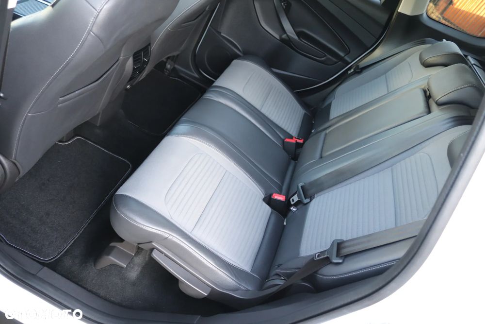 Ford Kuga 2.0 TDCi 2x4 Business Edition - 30