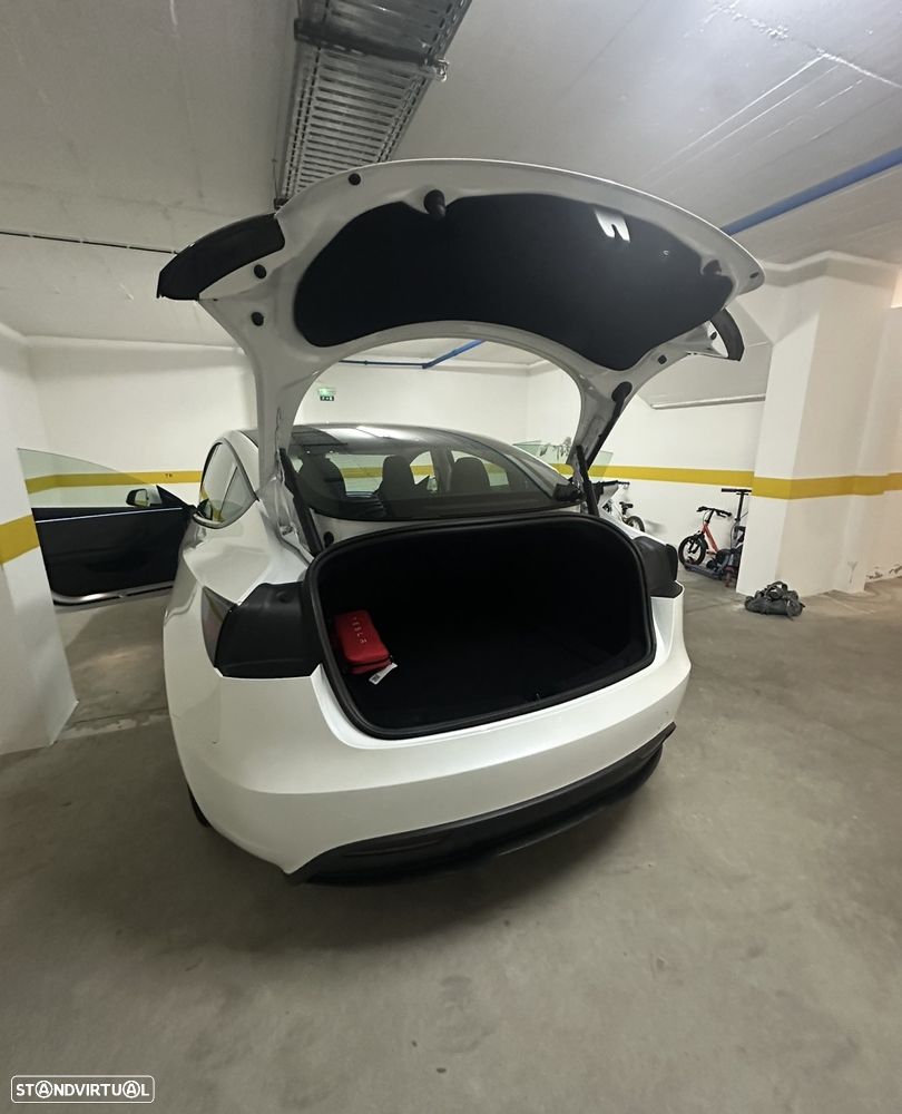 Tesla Model 3 - 7