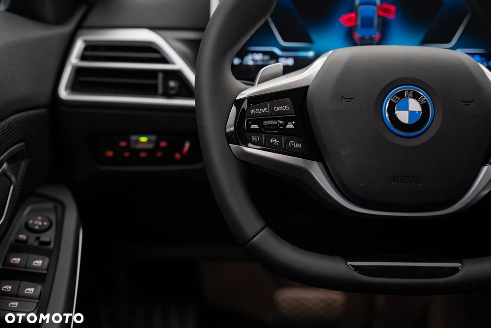 BMW Seria 3 330e PHEV xDrive - 30