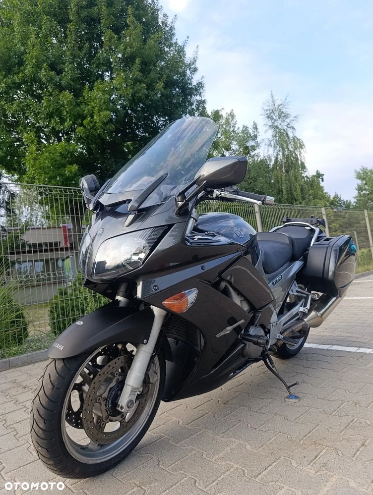 Yamaha FJR - 16