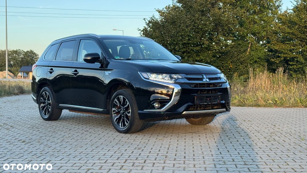 Mitsubishi Outlander 2.0 4WD Top - 13