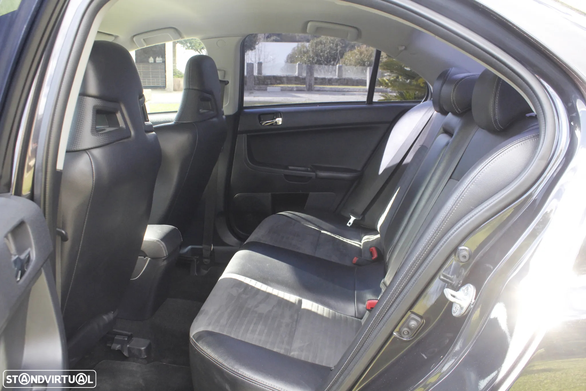 Mitsubishi Lancer - 28