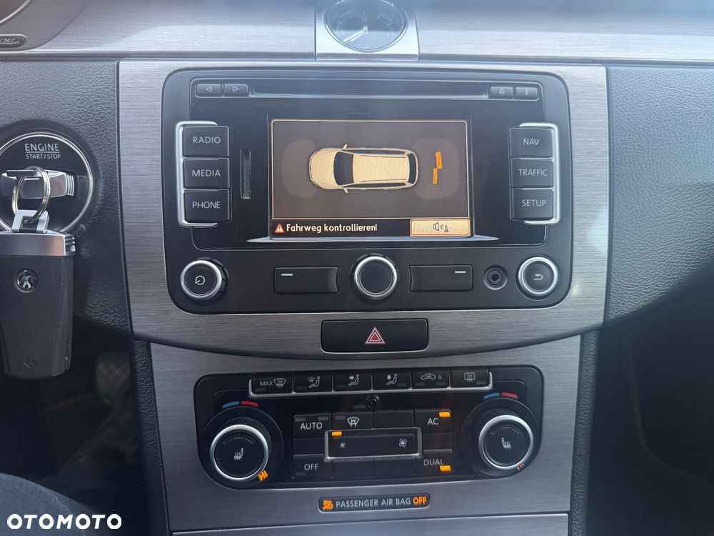 Volkswagen Passat - 28