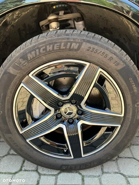 Mercedes-Benz GLC 300 4Matic 9G-TRONIC AMG Line - 15