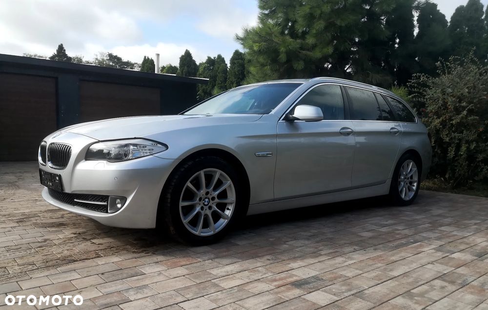 BMW 5 Series 2010 photo 2