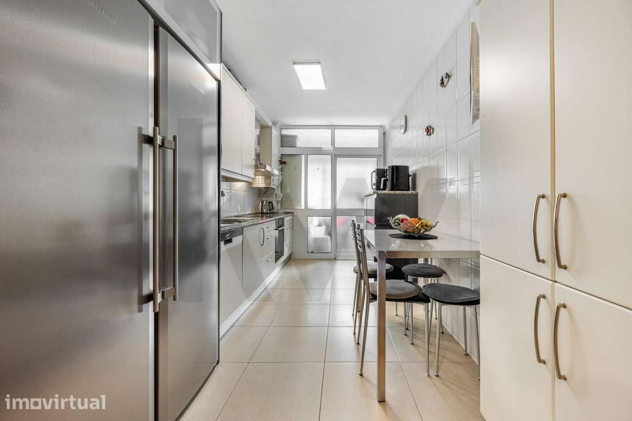 Apartamento T3 tranquilo e central - Varandas, Elevador e Garagem - Sa - Grande imagem: 4/30