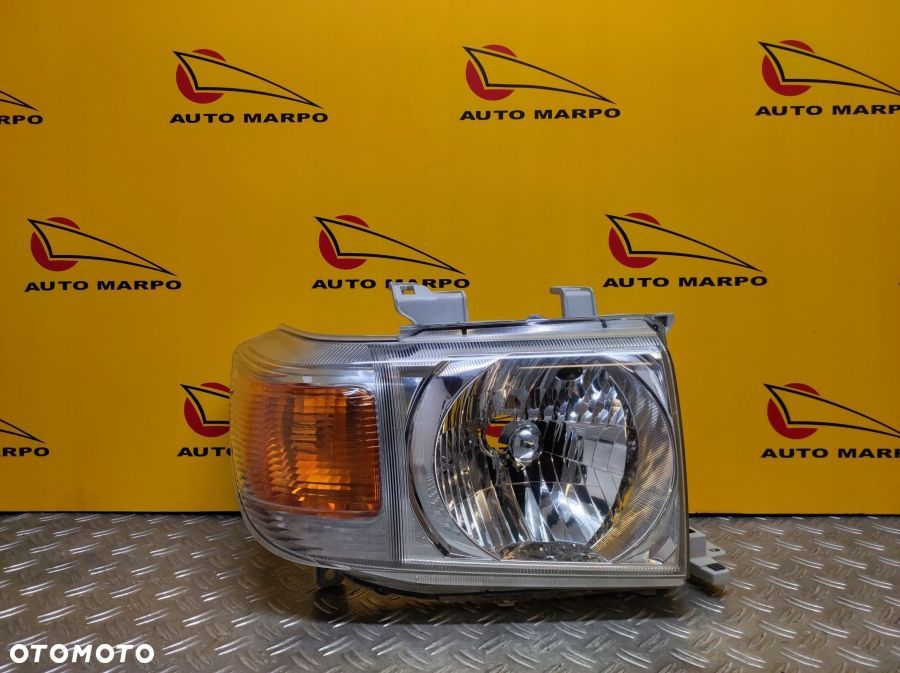 TOYOTA LAND CRUISER 70 HZJ70 2007- REFLEKTOR R USA - 2