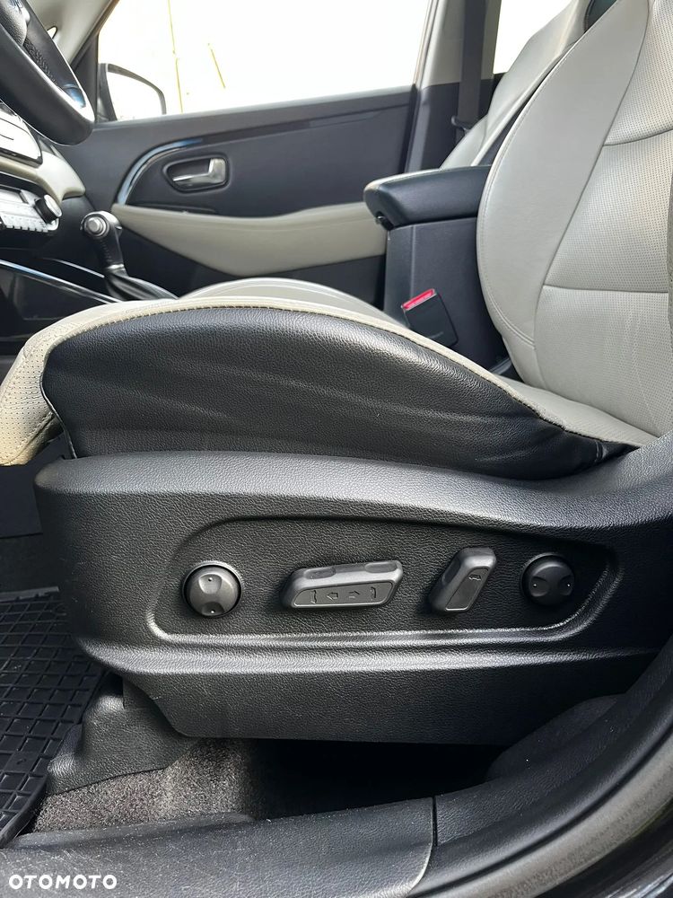 Kia Carens 1.7 CRDi L 7os - 10