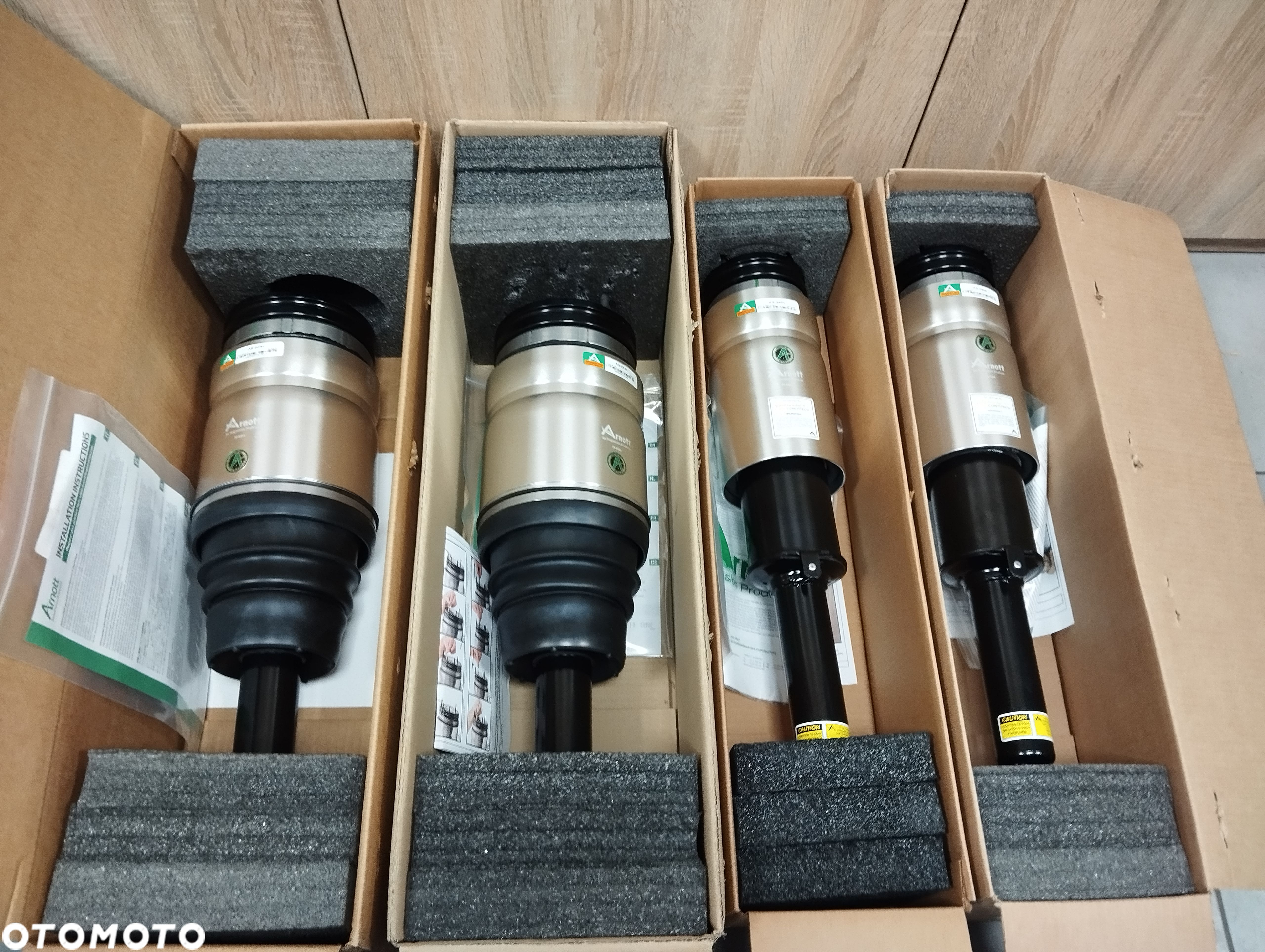 AMORTYZATORY ARNOTT LAND ROVER KOMPLET - 1