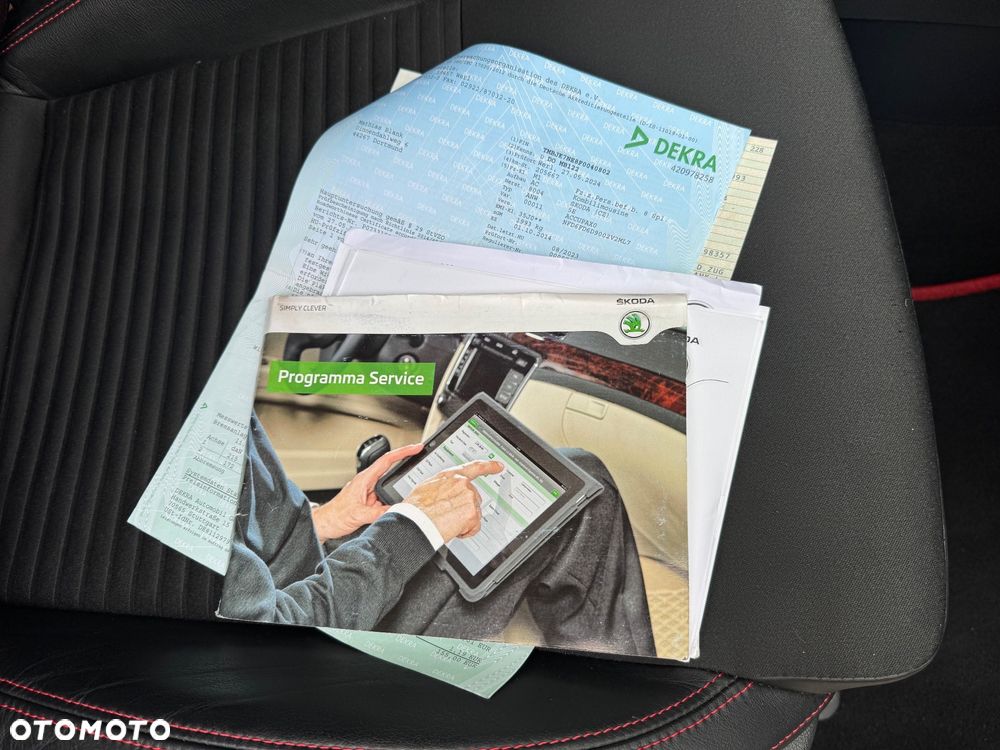 Skoda Octavia 2.0 TDI DSG RS - 34