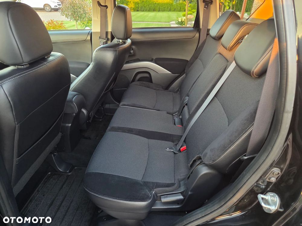 Mitsubishi Outlander - 16