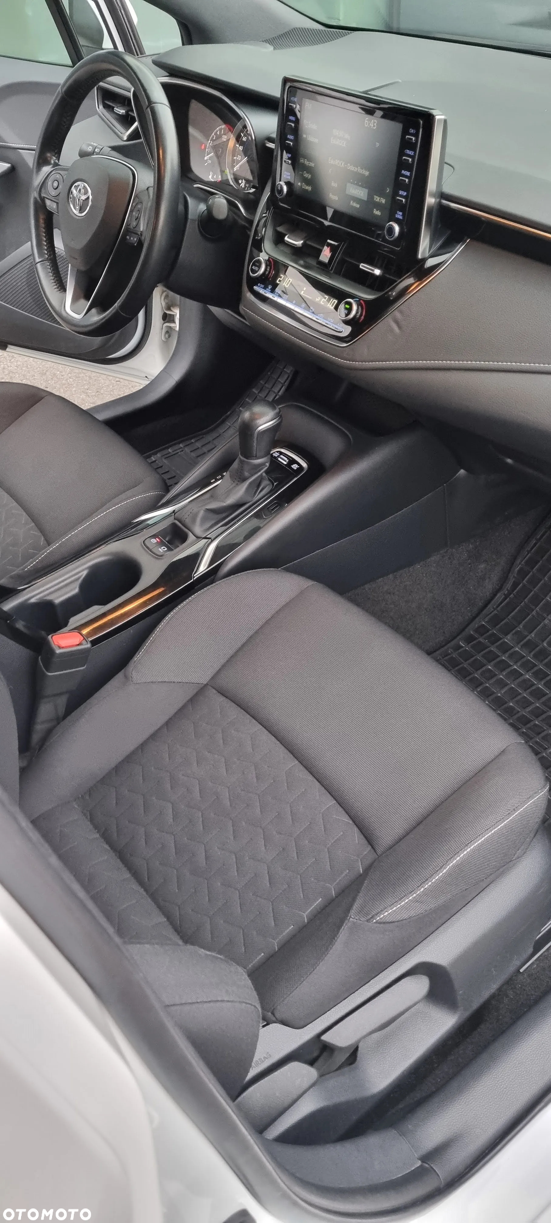 Toyota Corolla - 12