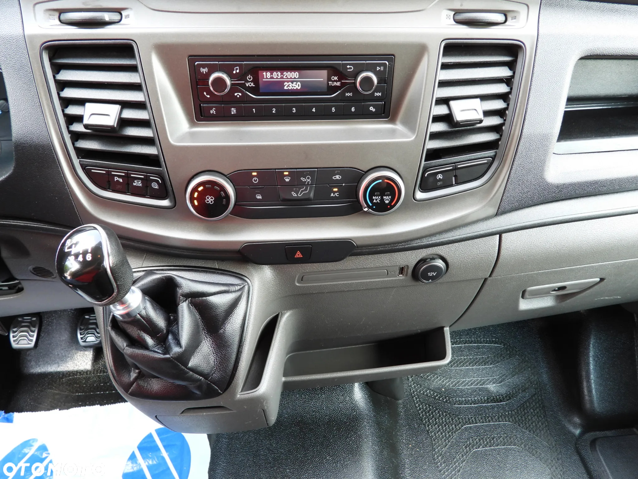 Ford TRANSIT  FURGON TEMPOMAT LEDY KLIMATYZACJA 130KM [ U82455 ] - 33