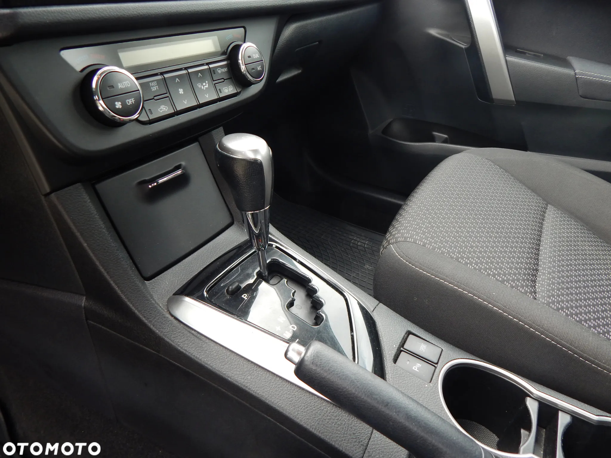 Toyota Corolla 1.6 Comfort MS - 20