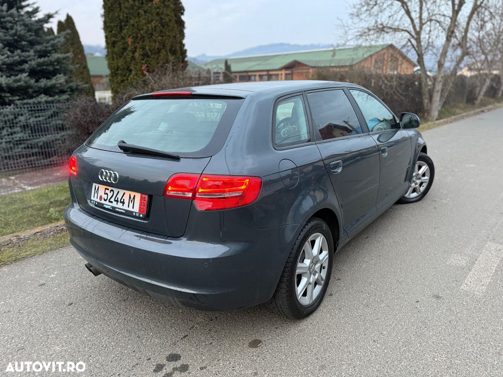 Audi A3 2.0 TDI Sportback DPF S tronic Ambiente - 3
