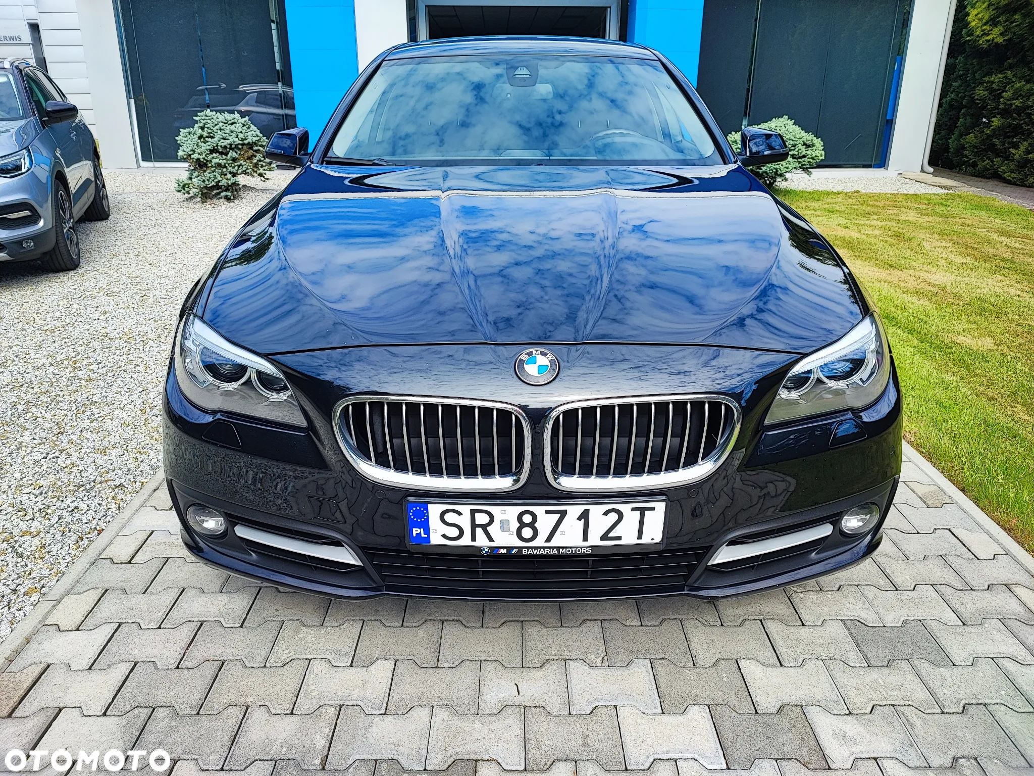 BMW Seria 5 520d Luxury Line - 2