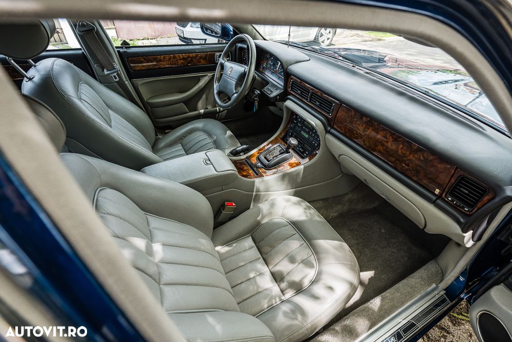 Jaguar XJ - 6