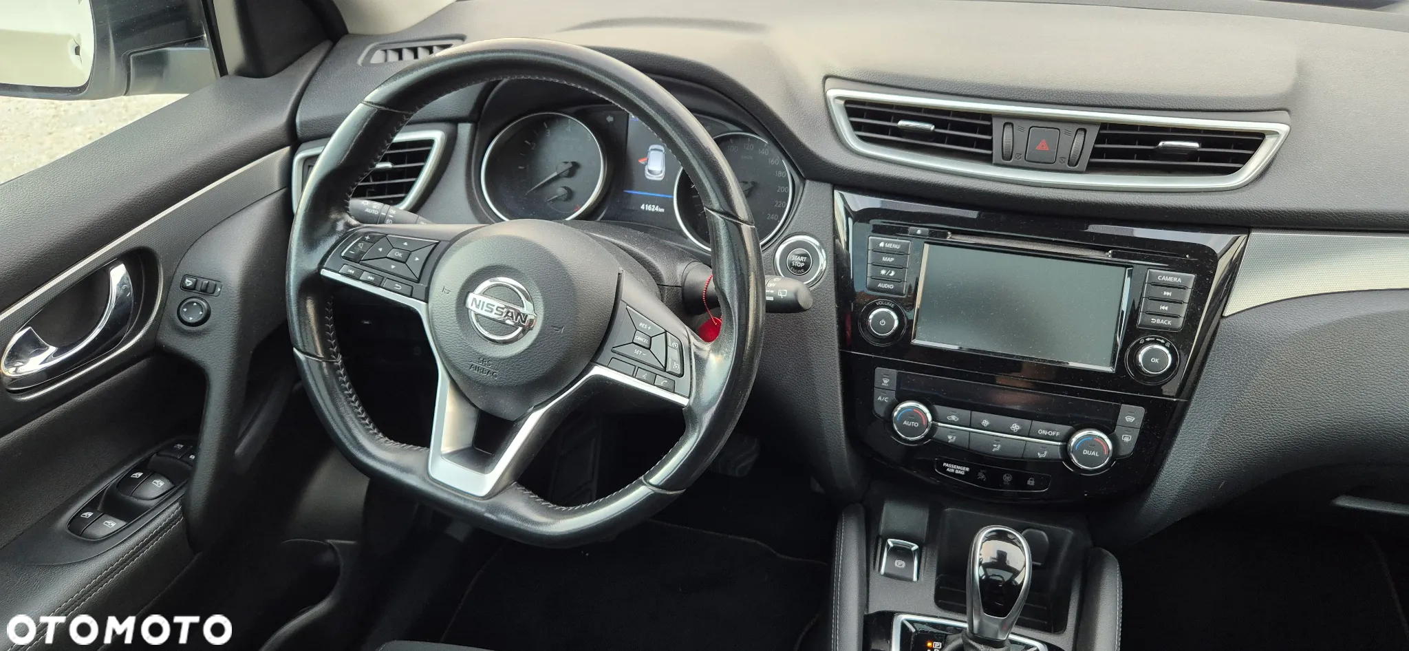 Nissan Qashqai 1.3 DIG-T N-Connecta DCT - 17