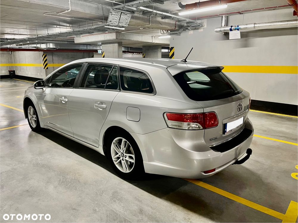 Toyota Avensis 2.0 D-4D Sol - 14