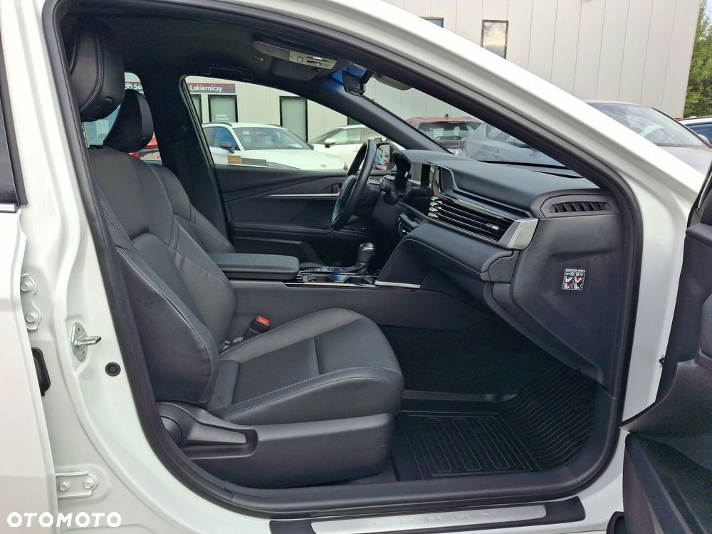 Toyota Camry - 25