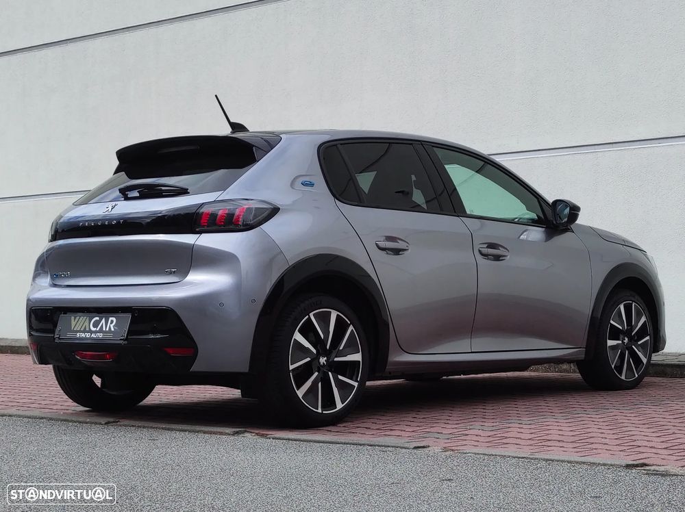 Peugeot e-208 GT - 11