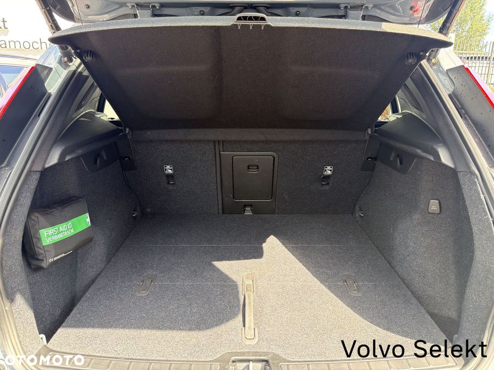 Volvo XC 40 - 18