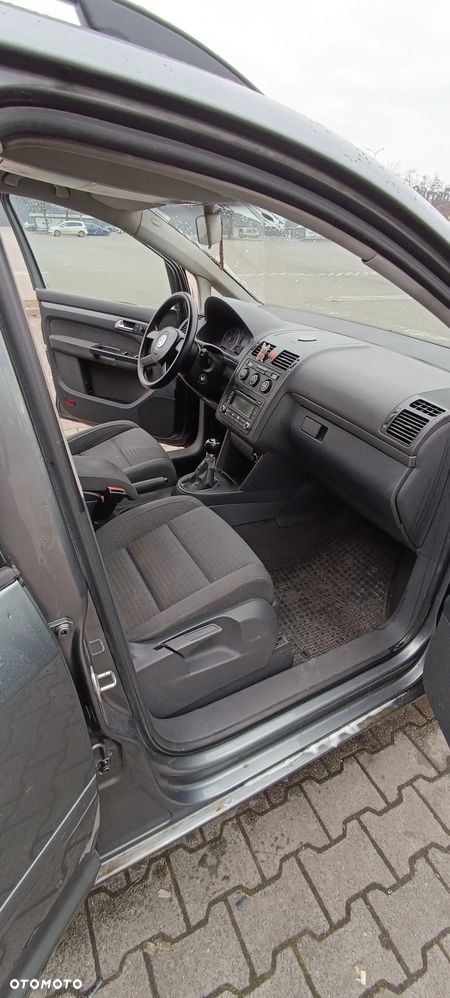 Volkswagen Touran - 20