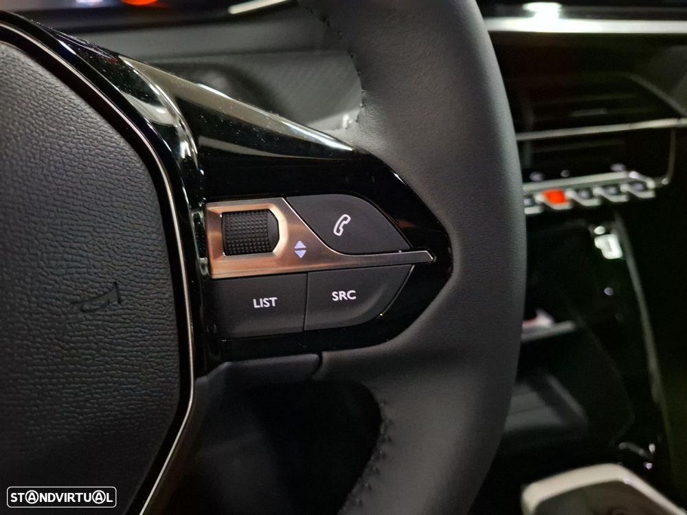 Peugeot 2008 1.2 PureTech Allure - 16