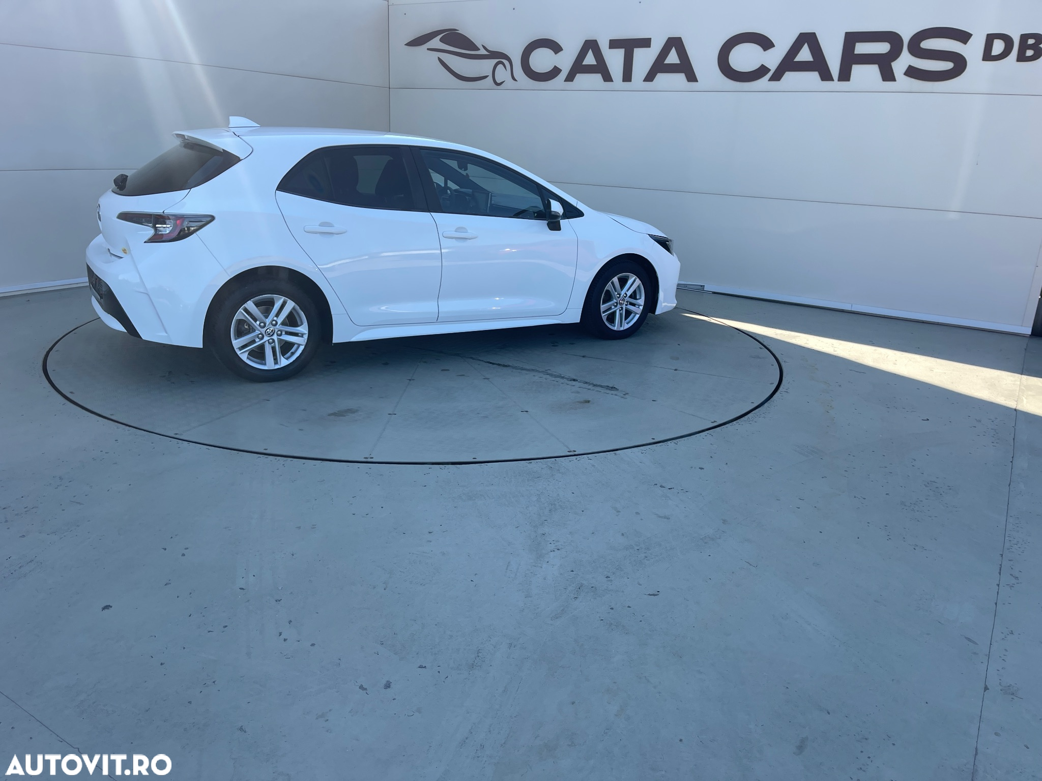 Toyota Corolla 1.8 Hybrid Comfort - 16