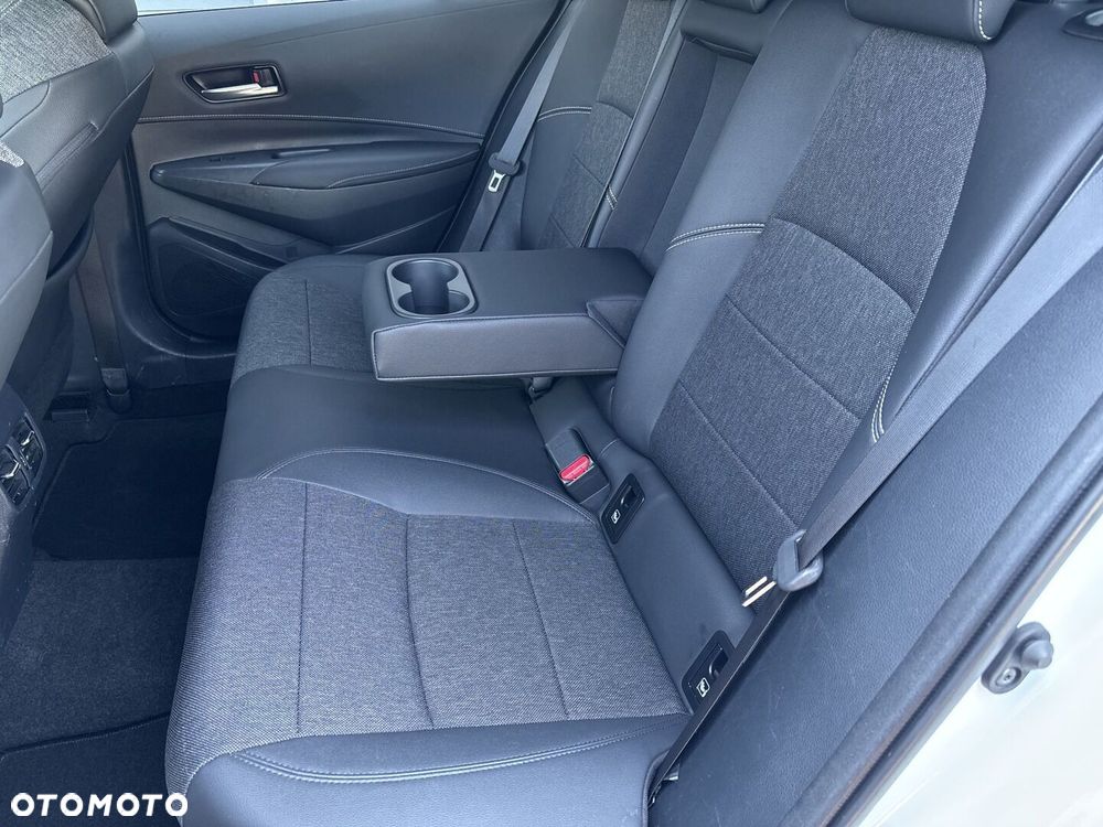 Toyota Corolla 1.8 Hybrid Comfort - 12