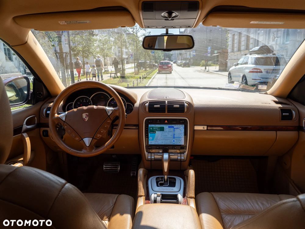Porsche Cayenne - 8