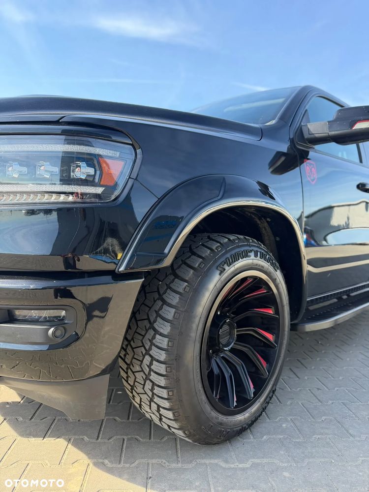 Dodge RAM 5.7 4x4 - 10