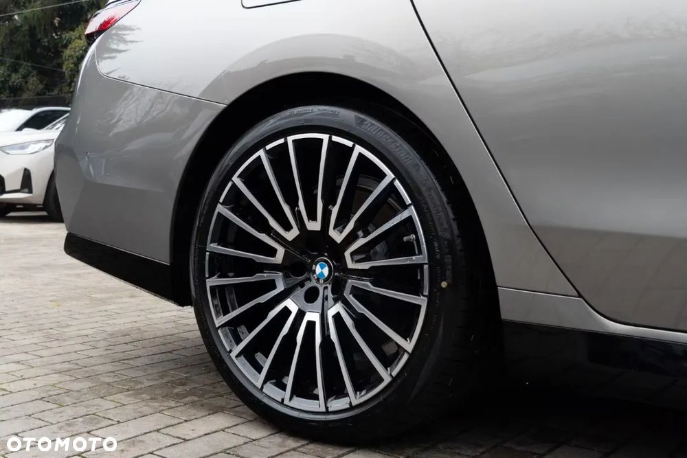 BMW Seria 7 - 10