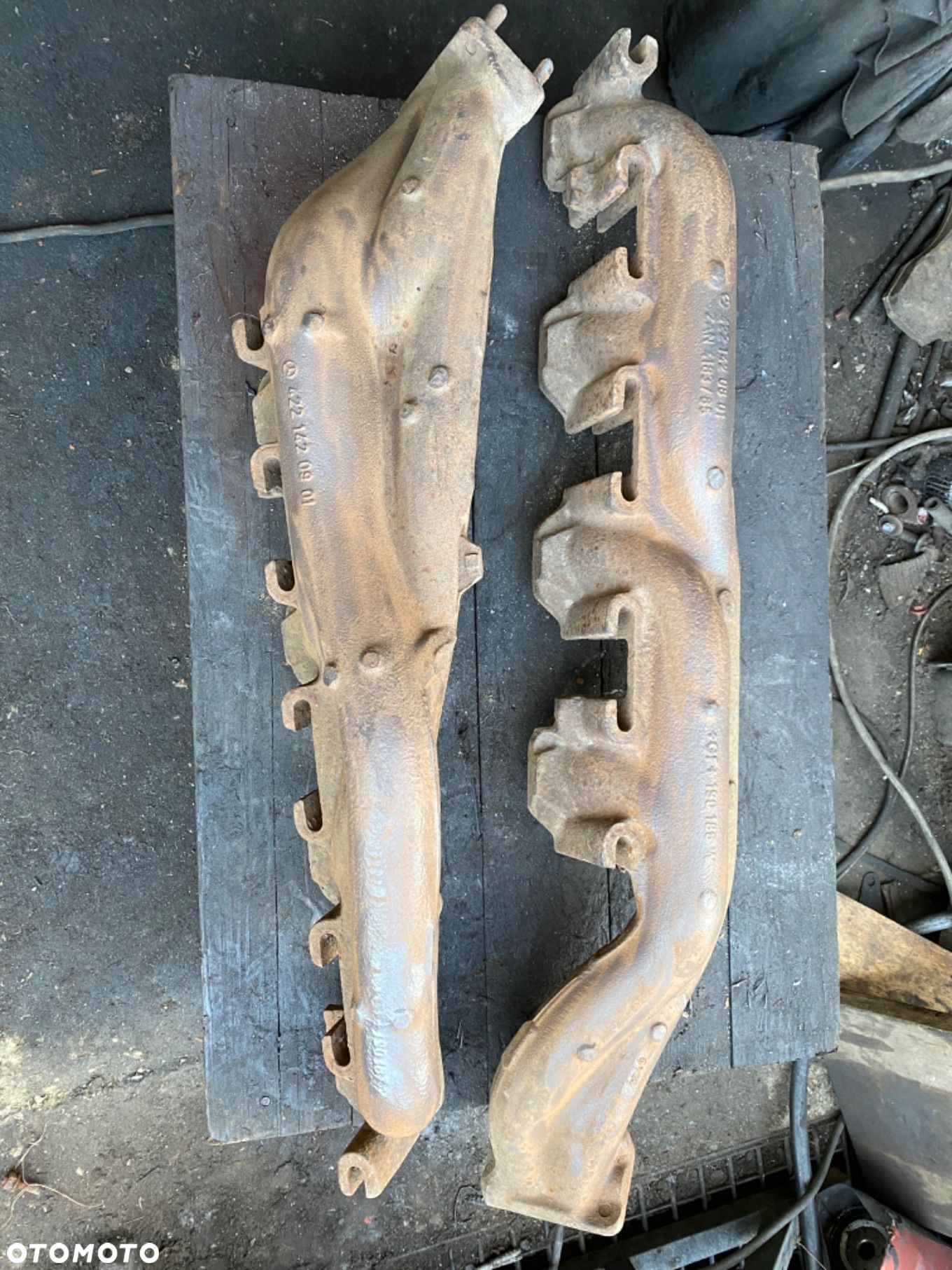 Kolektor wydechowy Mercedes V8 4221420901 0801 - 1