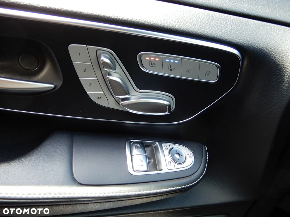 Mercedes-Benz Klasa V 300 d 4-Matic Exclusive 9G-Tronic (d³ugi) - 33