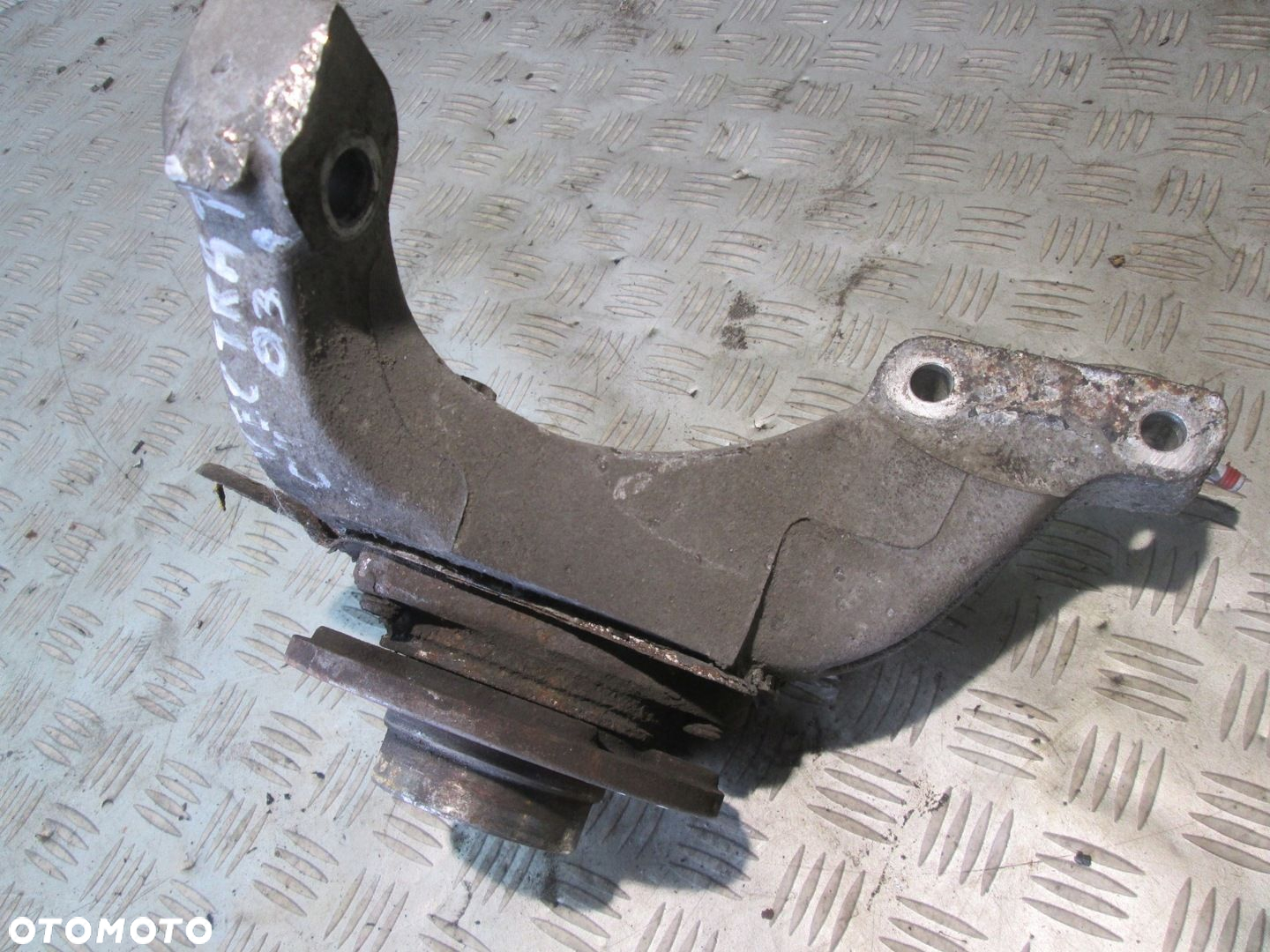 PIASTA ZWROTNICA PRAWA PRZÓD OPEL VECTRA C 1.9 CDTI - 2