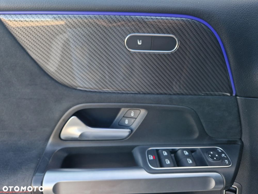 Mercedes-Benz GLB 200 d AMG Line 8G-DCT - 12