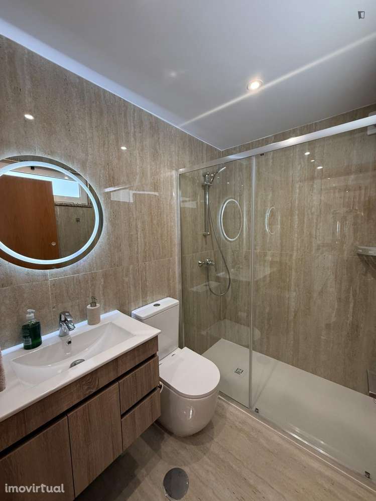 Casa com 2 quartos - localizado em Senhora da Hora Porto - Grande imagem: 2/15