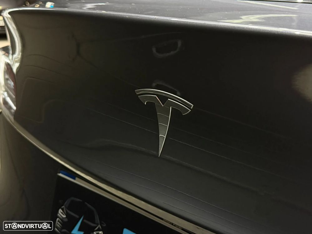 Tesla Model Y Performance Tração Integral - 18