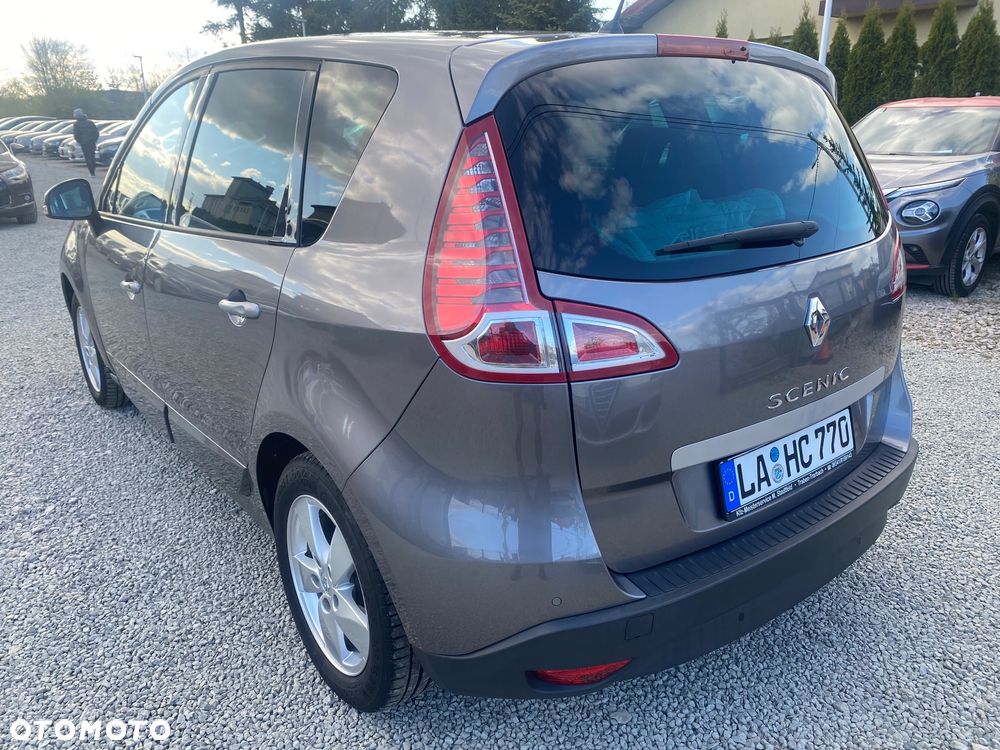 Renault Scenic 1.6 16V 110 Dynamique - 11