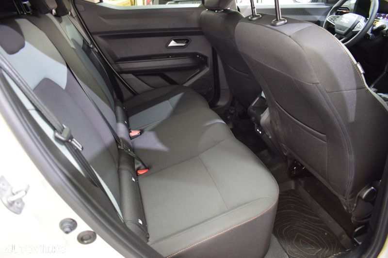 Dacia Duster EXTREME HYBRID-G 150 4X4 - 13