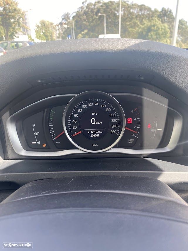 Volvo V60 1.6 D2 Drive Momentum Start/Stop - 9