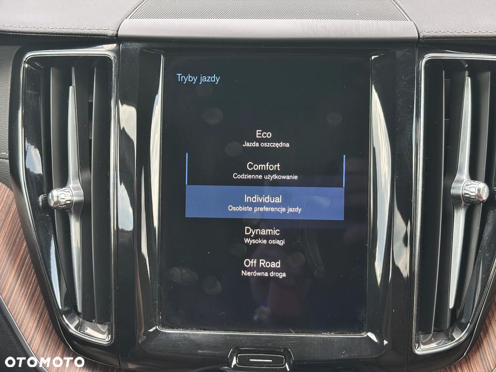Volvo XC 60 B4 D Inscription - 34