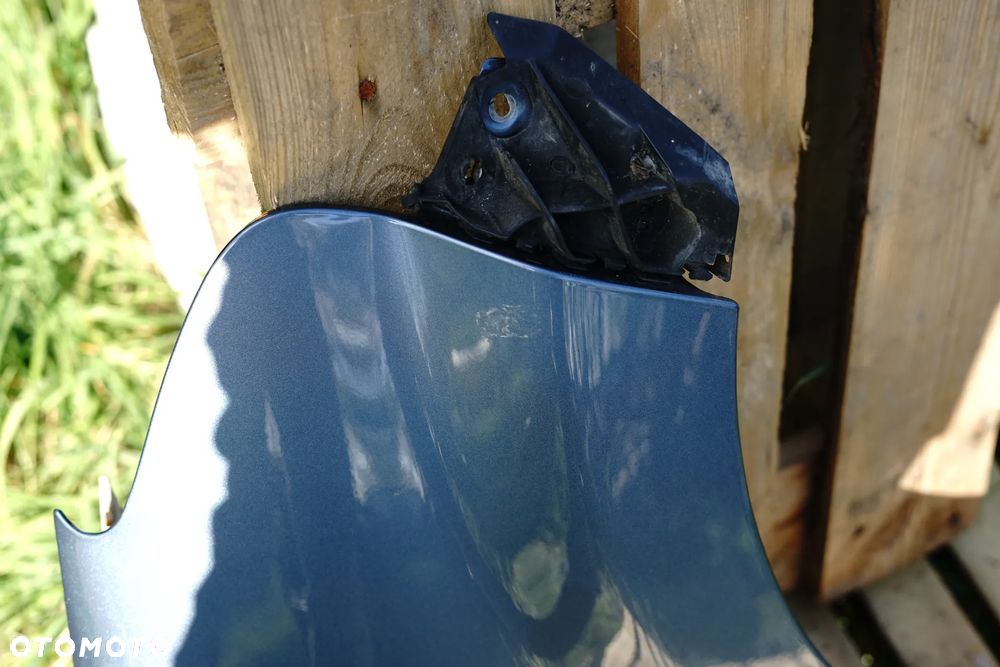 Błotnik przód przedni prawy Toyota Aygo I 8R3 - 2